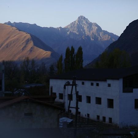 Hotel Soncho Kazbegi Extérieur photo